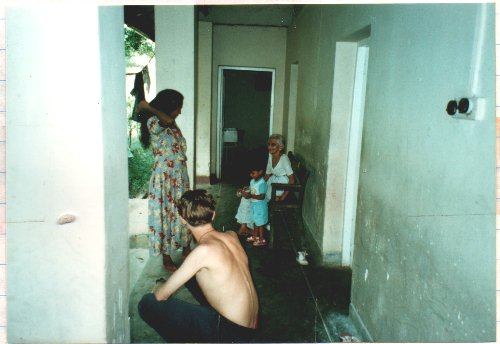 Giles with Mrs Jayasiri, Achinta and Aachi Giles with Mrs Jayasiri, Achinta and Aachi